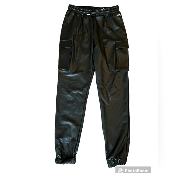 5/$25 GUESS faux leather cargo pocket joggers size 16 (girls) or XS/S women’s - Picture 1 of 9